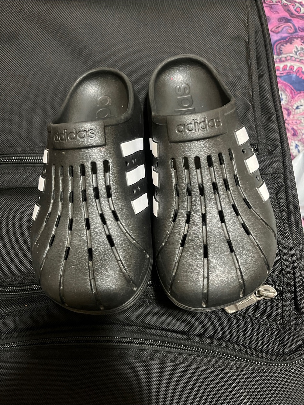 adidas unisex crocs size 10